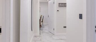 Hamlet Hideaway | Sleeps 14| Off Street Parking - Pass the Keys