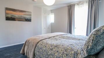 2 bedrooms, individually decorated, individually furnished, free WiFi