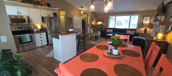 Serene 3-bedroom house with AC in charming Eugene