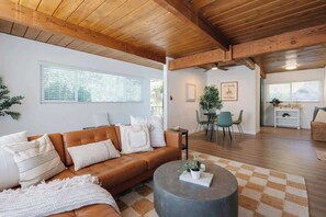 TV, offices - Central Charm & Style | Walk to Lil Italy & Trails (San Diego)