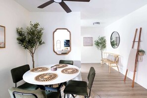 Dining - Bankers Hill Hideaway | Walk to Balboa & Lil Italy (San Diego)