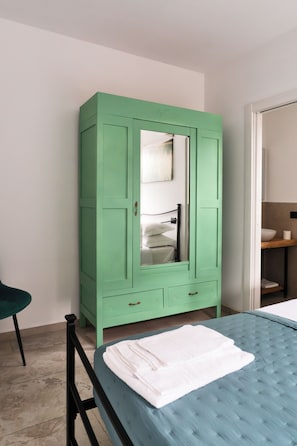 Classic Double Room, Hill View | Free WiFi - Agriturismo L'Uliveto Equestre (Foligno)