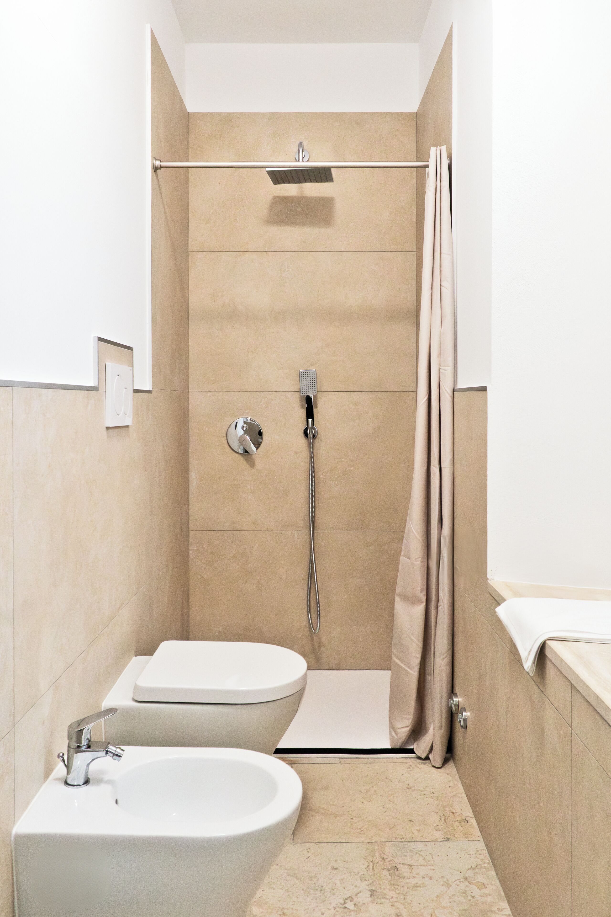 Classic-Doppelzimmer, Hügelblick | Badezimmer | Kostenlose Toilettenartikel, Haartrockner, Handtücher, Seife