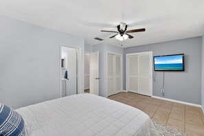 2 makuuhuonetta, silitysrauta/-lauta, Wi-Fi, vuodevaatteet