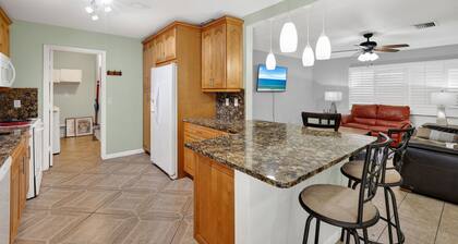 Modern Executive Stay at 211 South Lake Drive – Lehigh Acres, FL