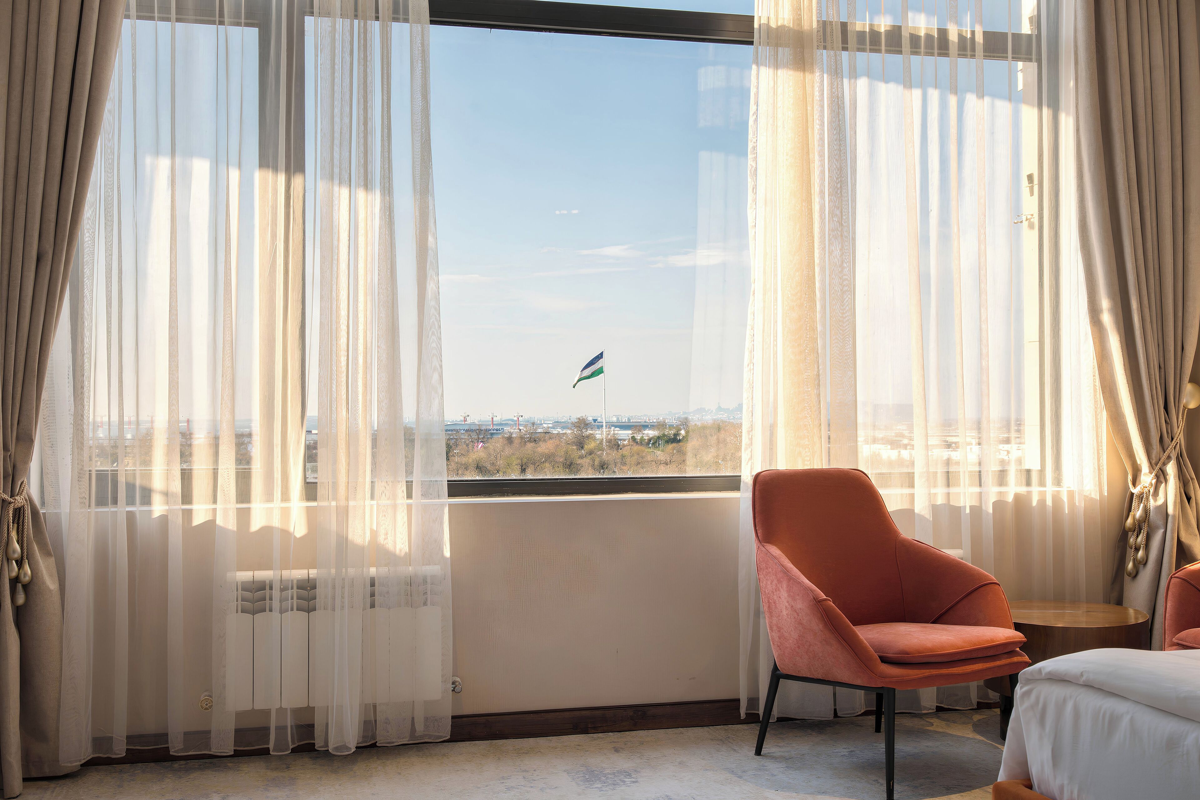 Cortinas blackout, tabla de planchar con plancha y wifi gratis 