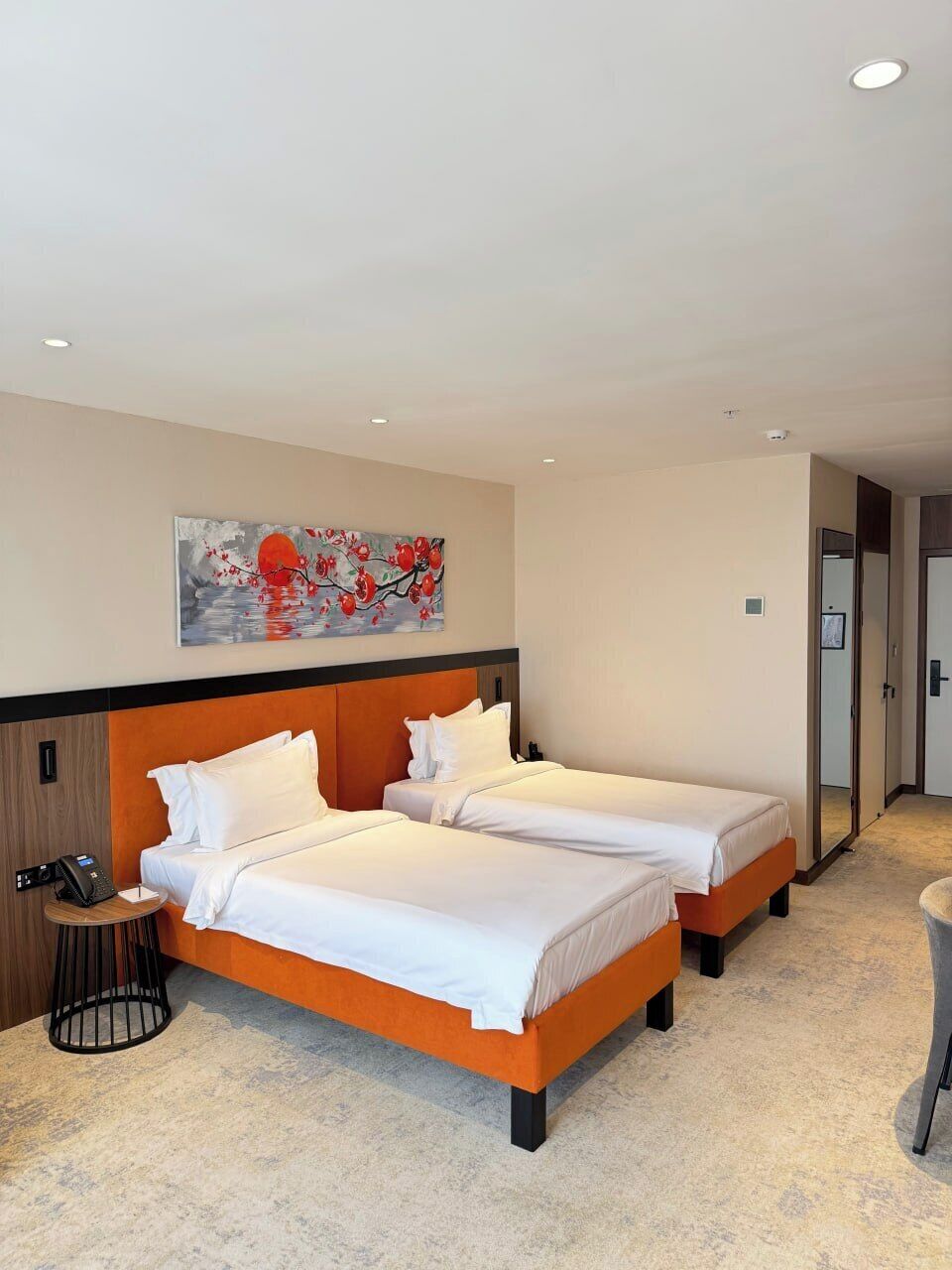 Cortinas blackout, tabla de planchar con plancha y wifi gratis 
