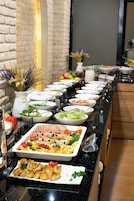 Free daily buffet breakfast