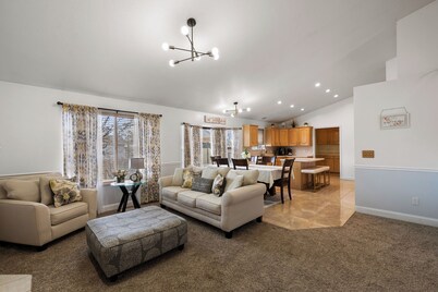 Spacious Warm/cozy home-Salt Lake-Golf-Ski-hiking