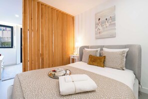 1 Schlafzimmer, Bügeleisen/Bügelbrett, Reisekinderbett, Bettwäsche