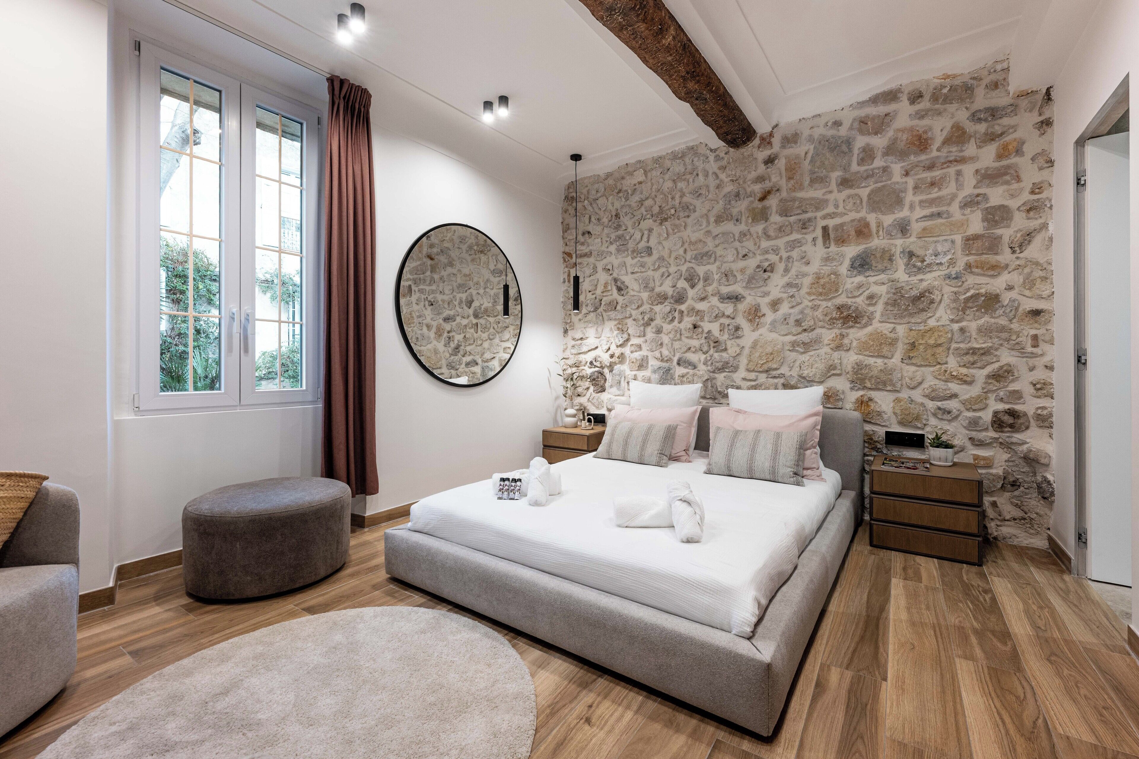 3 室のベッドルーム、アイロン / アイロン台、WiFi、ベッドシーツ