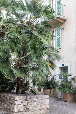 Exterior detail - NEW - Maison Révely - Luxury house near the beach with 3BDR and 3BTH (Antibes)