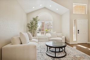 TV, fireplace - Serene Scottsdale Retreat-NO FEE Heated Pool & Spa (Scottsdale)