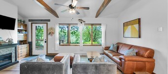 Romantic Waterfront Retreat