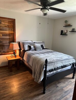 3 dormitorios, tabla de planchar con plancha, wifi gratis y ropa de cama