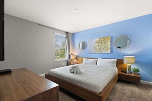 Fer et planche à repasser, lit parapluie, Wi-Fi, draps fournis