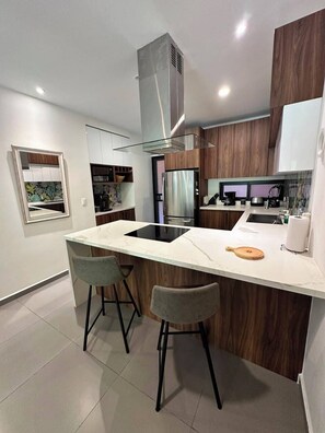 Coffee/tea maker, fridge, microwave, oven - Centro & Quiet -Modern large apartment with private terrace 7 Min walk to beach! (Playa del Carmen)
