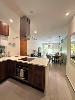 Coffee/tea maker, fridge, microwave, oven - Centro & Quiet -Modern large apartment with private terrace 7 Min walk to beach! (Playa del Carmen)