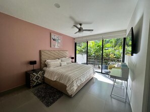 2 bedrooms, in-room safe, desk, iron/ironing board - Centro & Quiet -Modern large apartment with private terrace 7 Min walk to beach! (Playa del Carmen)