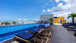 Outdoor pool, a heated pool - Centro & Quiet -Modern large apartment with private terrace 7 Min walk to beach! (Playa del Carmen)
