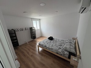 3 bedrooms, travel crib, WiFi, bed sheets - Spacious apartment, jacuzzi-pool ideal for families (La Canyera)