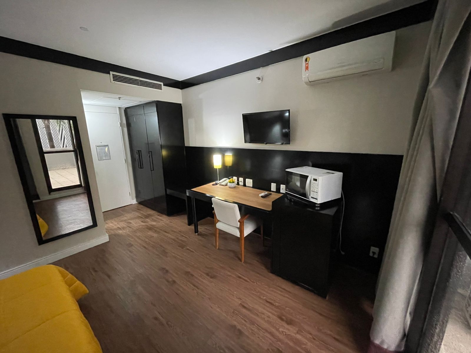 Apartamento luxo, sacada, vista para o jardim | Parte interna