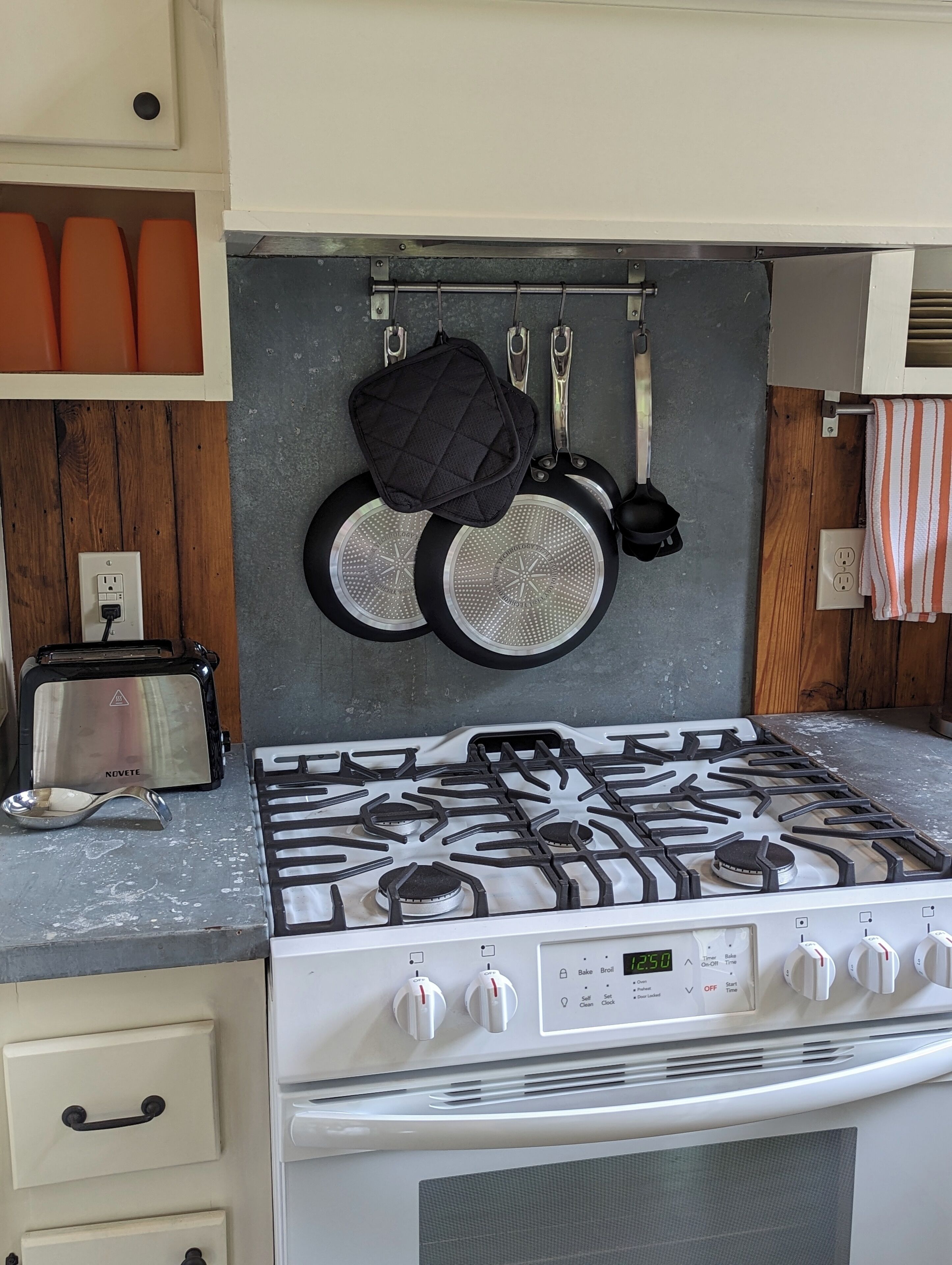 Mikroaaltouuni, uuni, liesi