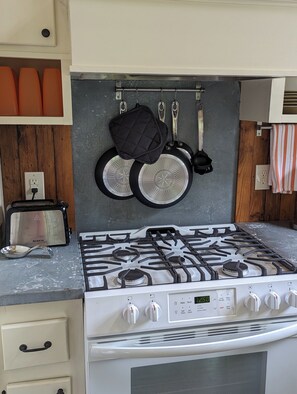 Microondas, horno y parrilla de estufa 