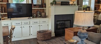 Beautiful 2 Bedroom Apartment Farmhouse in Canton