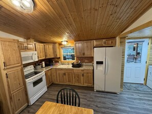 Private kitchen - Amazing Waterfalls & Swim Hole at Dale Hollow Lake (albany)
