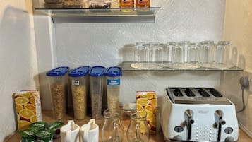 Free daily continental breakfast