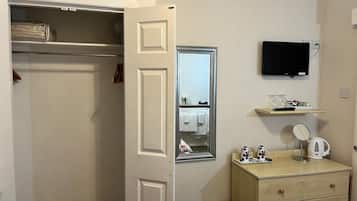 Double Room, Beach View | Free WiFi