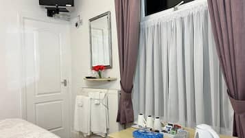 Double Room, Beach View | Free WiFi