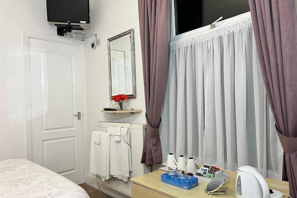 Double Room, Beach View | Free WiFi