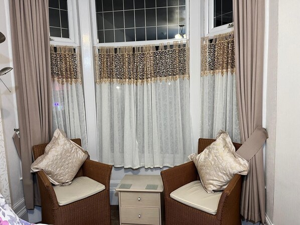 Free WiFi - seaview guest house (Southport)