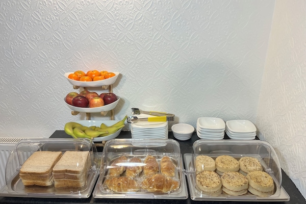 Free daily continental breakfast