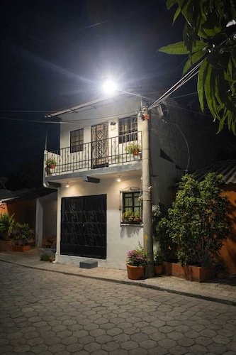 Private Room with Private Bathroom in San Salvador