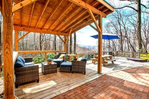Terrace/patio - Little Creek Retreat close to Boone & Blowing Rock (Boone)