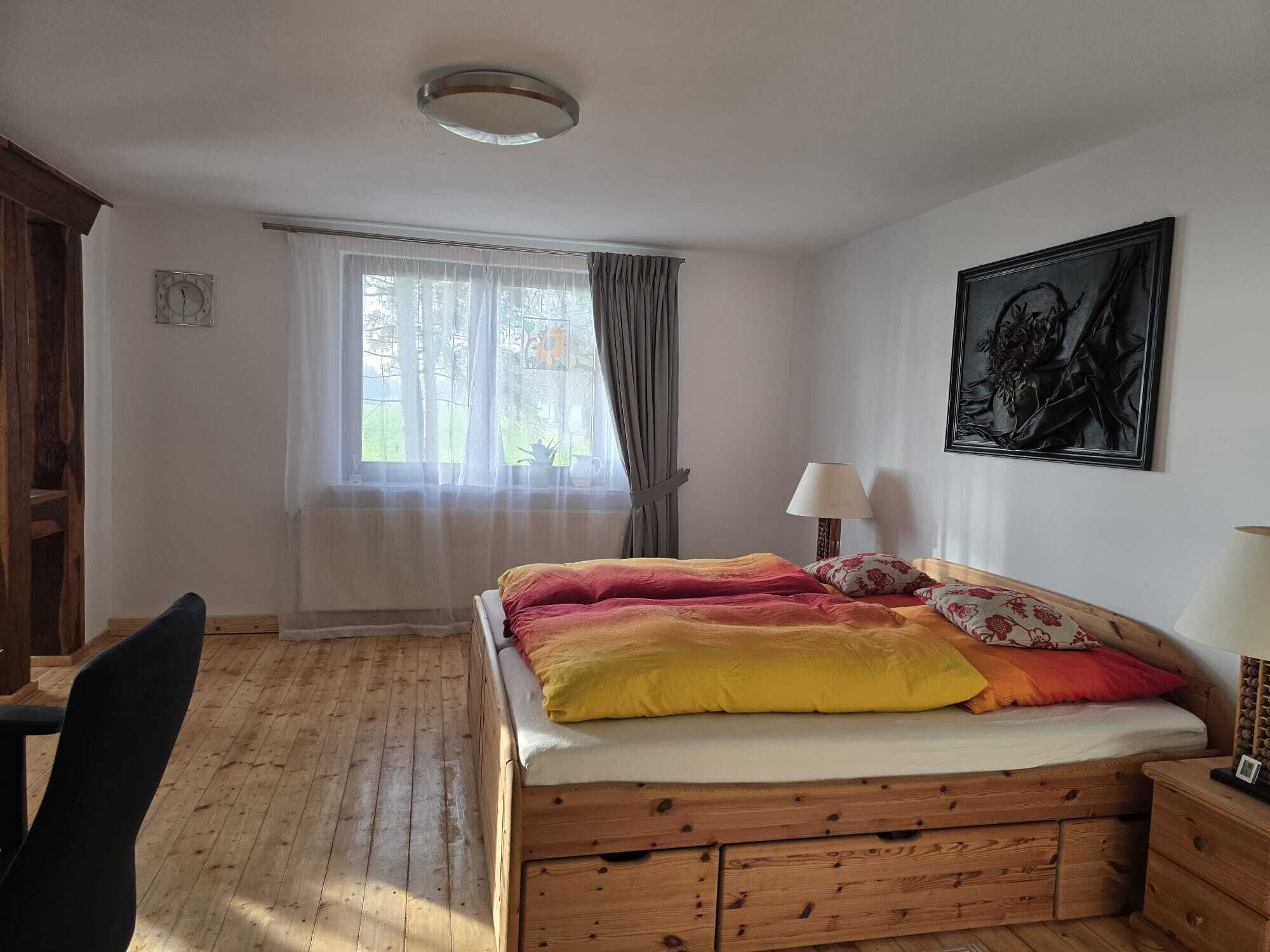 Fer et planche à repasser, accès Internet, draps fournis