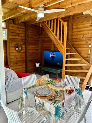 Smart TV - La Palmeraie du Carbet 2 minutes from the 3rd waterfall. (capesterre belle eau)