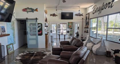 Fla cracker " Bayport Reel Retreat"