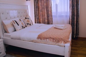 2 bedrooms, iron/ironing board, WiFi, bed sheets - Mivida by Garden city Mall (Nairobi)