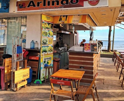 Beachfront, 2 bedrooms, full air conditioning, cable TV, Wi-Fi, fully equipped kitchen.