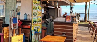 Beachfront, 2 bedrooms, full air conditioning, cable TV, Wi-Fi, fully equipped kitchen.