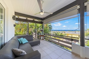Property grounds - Beautiful Oceanview Home with private pool, In walking distance from Mambo Beach (Willemstad)