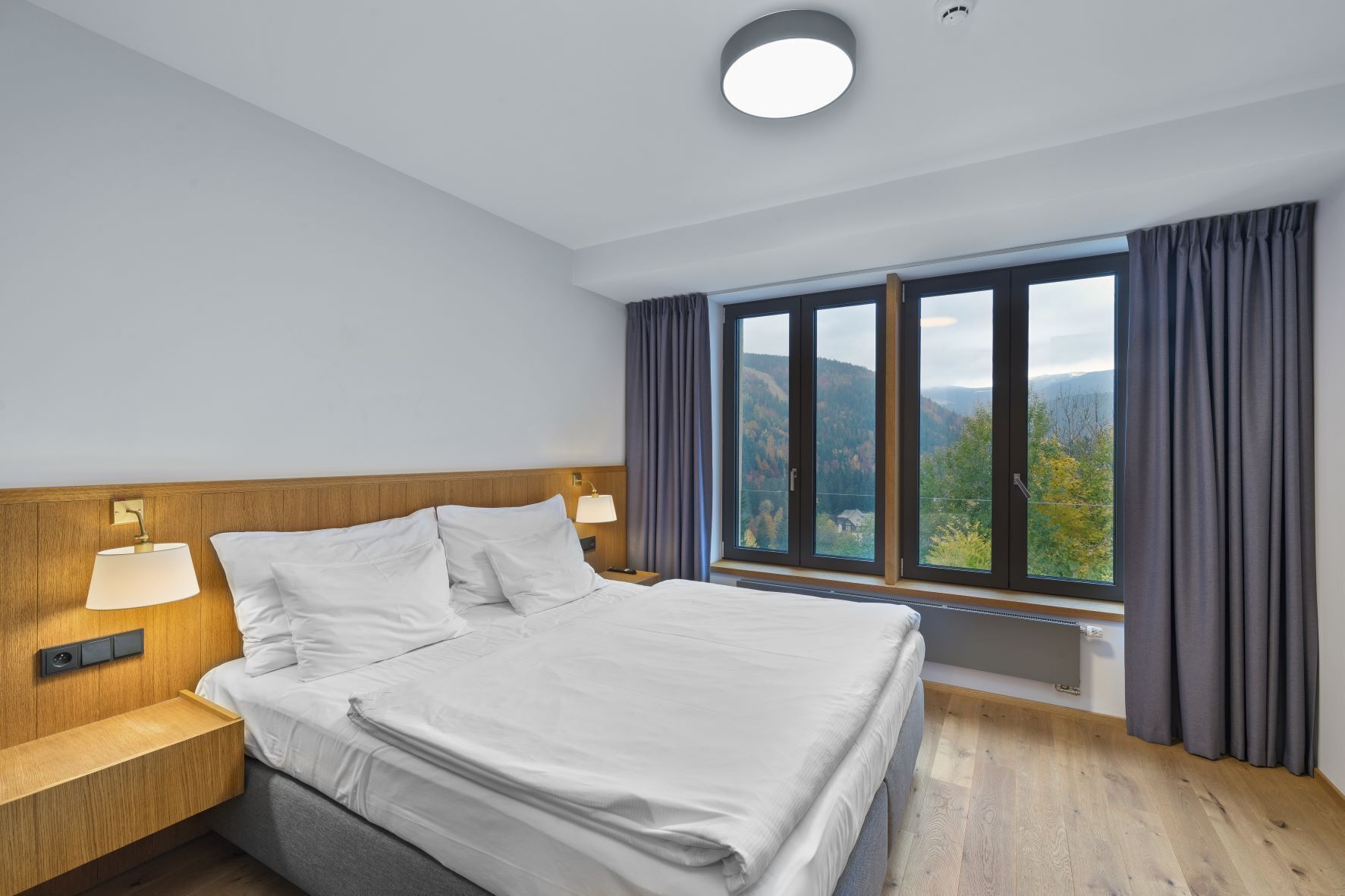 In-room safe, desk, soundproofing, free WiFi