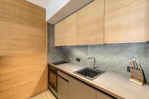 Fridge, microwave, oven, stovetop - Palace Apartments (Špindlerův Mlýn)