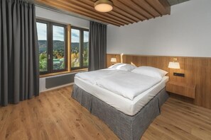 公寓, 陽台, 山景 | 客房內保險箱、書桌、隔音、免費無線上網