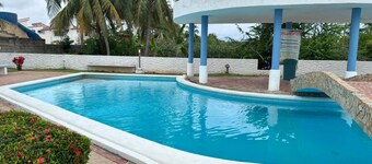 Town House in Flamingo City