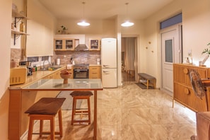 Private kitchen - LEDEZA APARTMENT IGOUMENITSA (IGOUMENITSA)